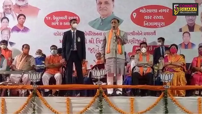 Gujarat CM Vijay Rupani fell unconscious during the speech in Vadodara