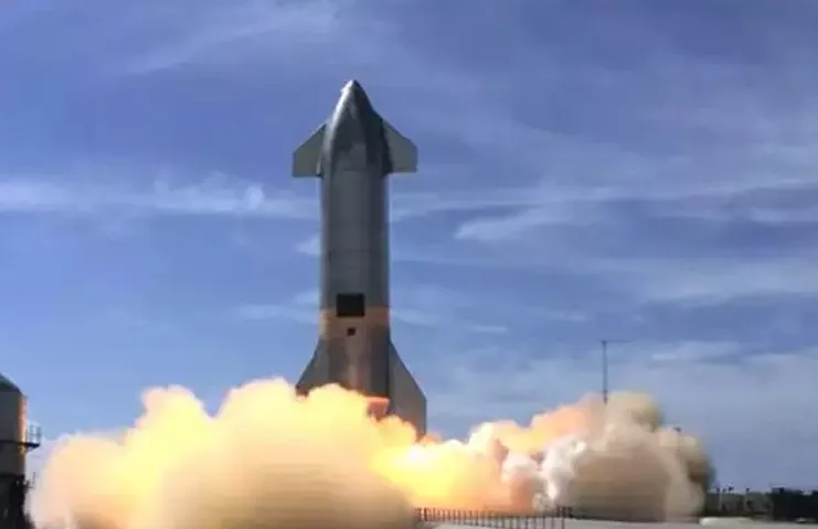 SpaceX Starship lands upright, then explodes in latest test