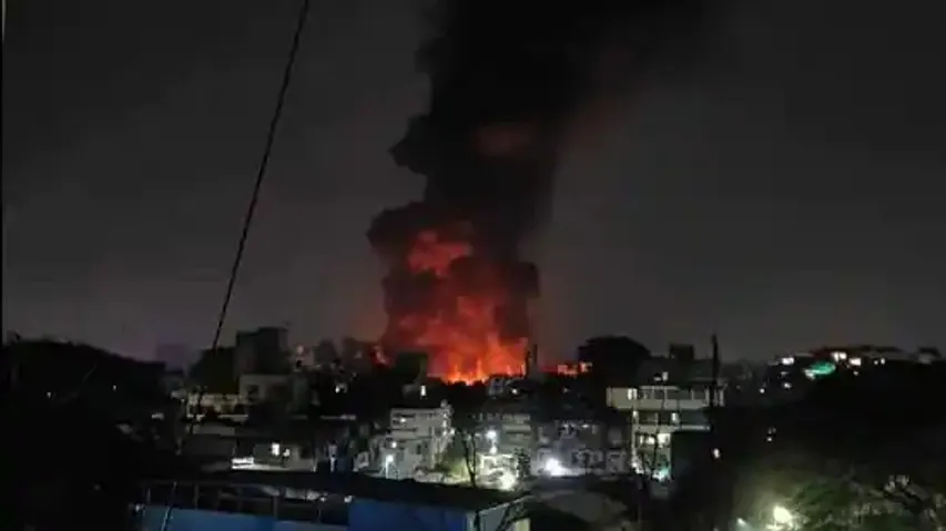 Fire breaks out at Pune’s fashion street, 500 shops gutted