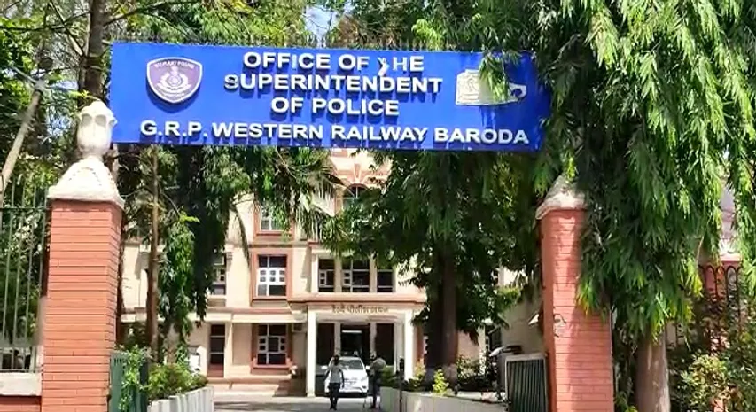 Two accused of stealing Rs 4.75 crore from Angadia firm employee nabbed from West Bengal
