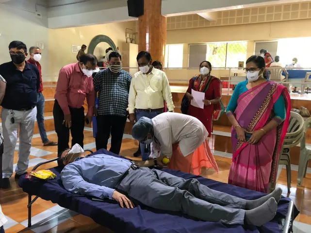OSD Dr. Vinod Rao felt blissful after donate blood for the corona patients