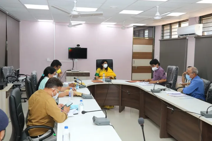 Vadodara District Collector instructed to make control room at Shinor taluka for intensive monitoring of health situation