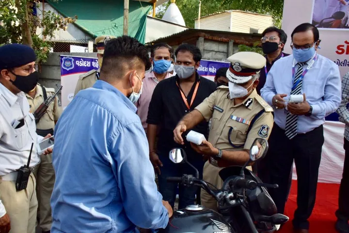 Traffic branch of Vadodara city police moves towards digital collection of fines for violations