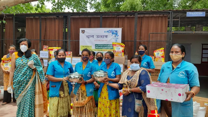 Army families came in support of slum dwellers and sanitation workers in Ahmedabad