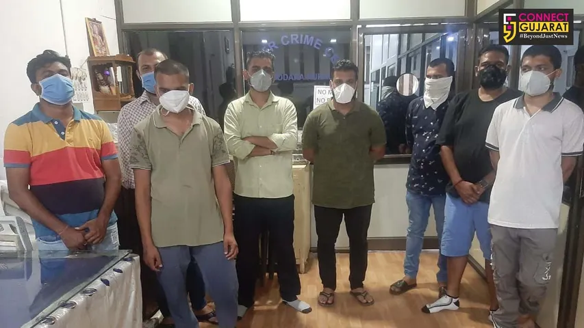 Vadodara rural LCB caught eight from a liquor party