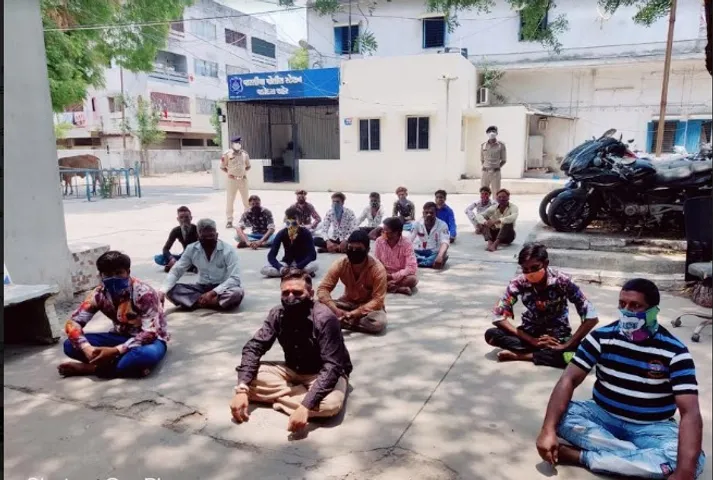 Vadodara Warasia police arrested 18 people of violation of covid guidelines