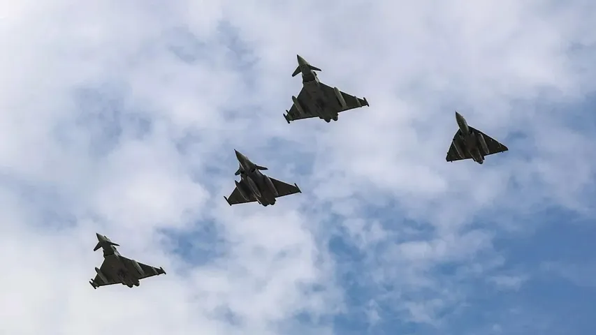 AIRCRAFT002