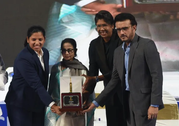 80717_8_11_2025_19_0_10_3_TICHAGHOSHFELICITATION7