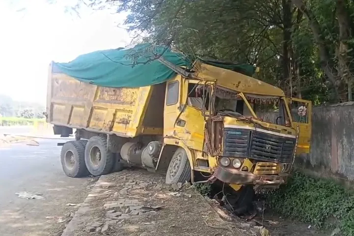 truck falls