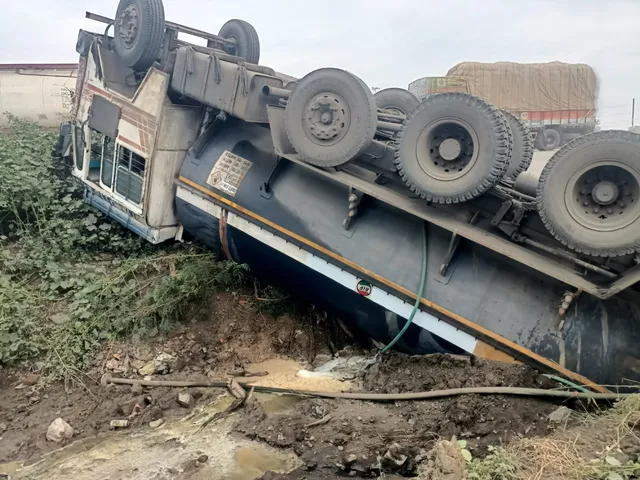 Kharod Truck Accident