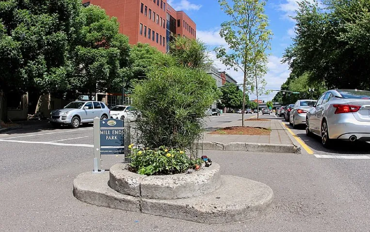 Mill_Ends_Park,