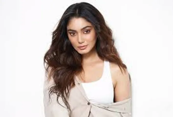 Sana Maqbool 