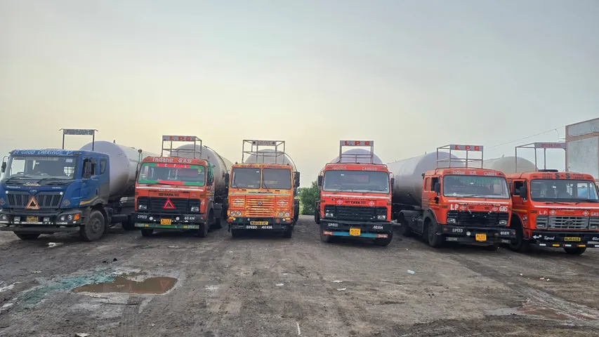 ભરૂચ : દહેજ પોલીસે પણિયાદરા નજીકથી ગેસ રીફિલિંગનો પર્દાફાશ કર્યો
