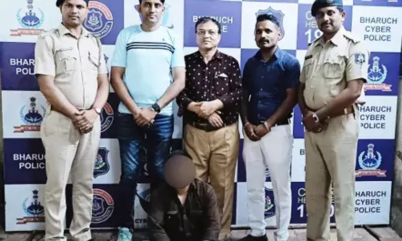 ભરૂચ : મહિલાના અશ્લીલ ફોટો-વીડિયો એડિટિંગ કરી સોશિયલ મીડિયા પર વાયરલ કરવાની ધમકી આપનાર વડોદરાના ઈસમની ધરપકડ