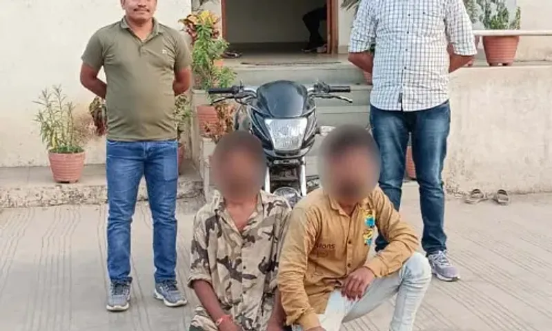 ભરૂચ: નેત્રંગ પોલીસે બાઇક ચોરીના ગુનામાં સંડોવાયેલ બે આરોપીઓની કરી ધરપકડ