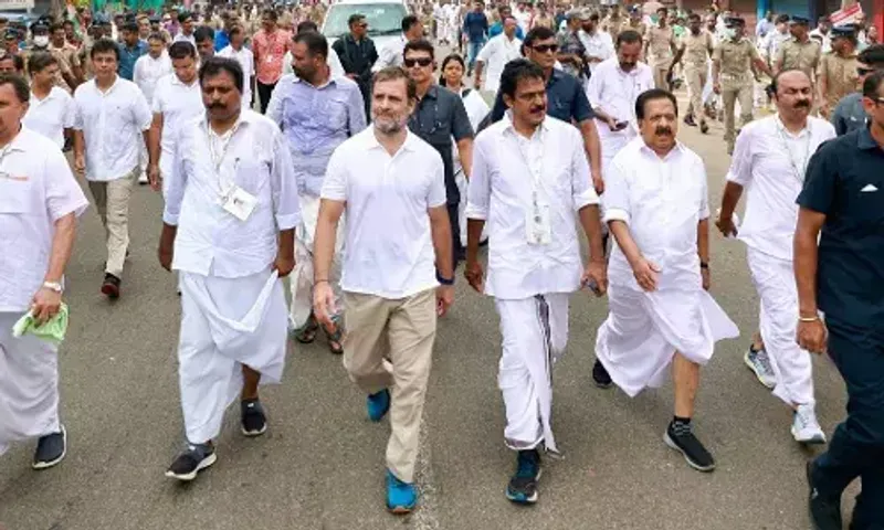 કોંગ્રેસના સાંસદ રાહુલ ગાંધીએ તેલંગાણાના અલ્લાદુર્ગથી ભારત જોડો યાત્રા શરૂ કરી