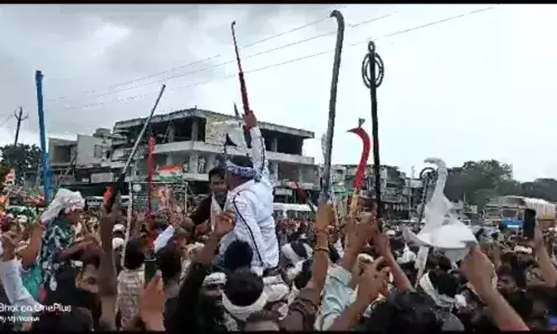ભરૂચ : નેત્રંગ ખાતે આદિવાસી સમાજ દ્વારા રેલી યોજી વિશ્વ આદિવાસી દિવસની ભવ્ય ઉજવણી કરાય...