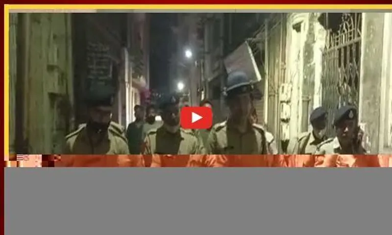 વડોદરા: રાવપુરા રોડ પર મોડી રાત્રે બે બાઇક વચ્ચે અકસ્માત બાદ કોમી અથડામણ,પથ્થરમારો થતા વાતાવરણ તંગ