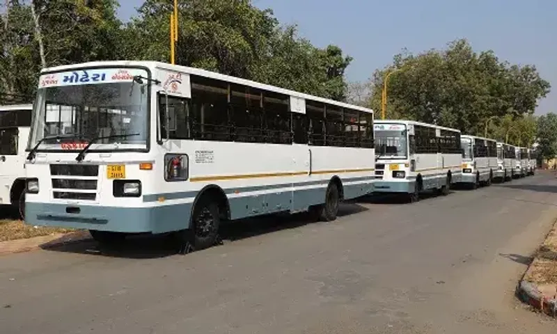 ગુજરાત STની સવારી મોંઘી થઈ..! 10 વર્ષ બાદ સરકારે ST બસના ભાડામાં કર્યો વધારો, આજે મધરાતથી થશે લાગુ