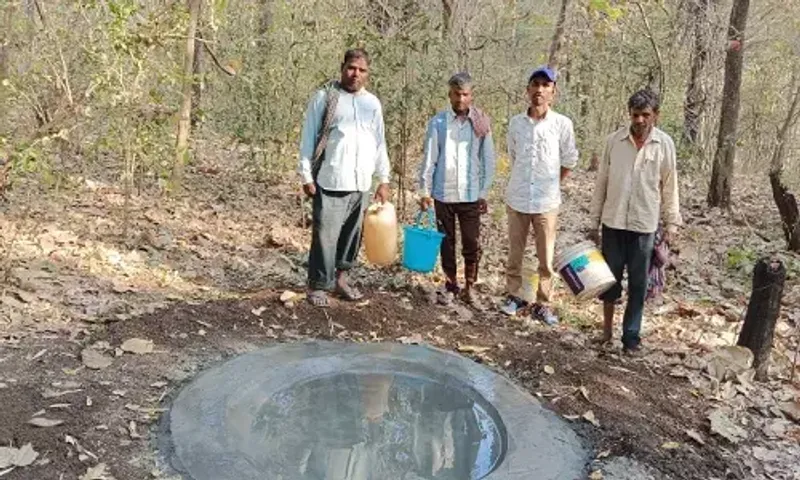 ડાંગ : ધોમધખતા ઉનાળામાં વન્યજીવોને પીવાનું પૂરતું પાણી મળે તે માટે વન વિભાગ દ્વારા પુણ્યકાર્ય કરાયું