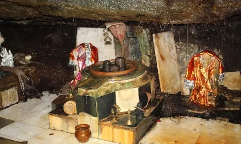 સૌરાષ્ટ્રનું “અમરનાથ” : ગુફામાંથી શિવલિંગ પર સ્વયંભૂ થતો જળાભિષેક, વાંચો ઝરીયા મહાદેવની રોચક કથા..