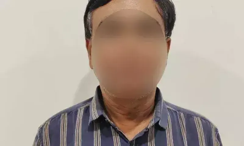 અમદાવાદ: ઢોર નહીં પકડવાના રૂ.4500 ની લાંચ લેતા એએમસીના કર્મીને ACBએ રંગેહાથ ઝડપી પાડ્યો