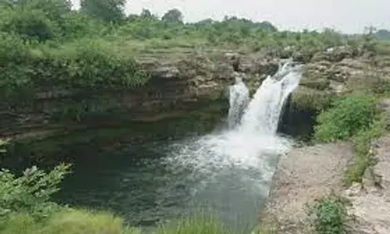 અમરેલી :ચોમાસામાં જમજીર ધોધ સોળે કળાએ ખીલ્યો, નયનરમ્ય દ્રશ્યો સર્જાયા
