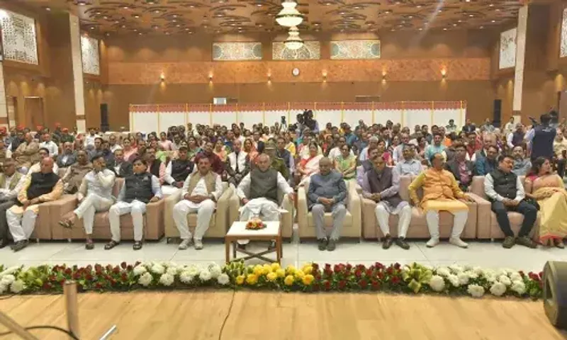 ગાંધીનગર: ઉત્તરપ્રદેશ ફાઉન્ડેશન ડે નિમિત્તે રાજભવન ખાતે યોજાયેલ કાર્યક્રમમાં અંકલેશ્વરના ત્રણ સેવાભાવી નાગરિકોનું સન્માન..!