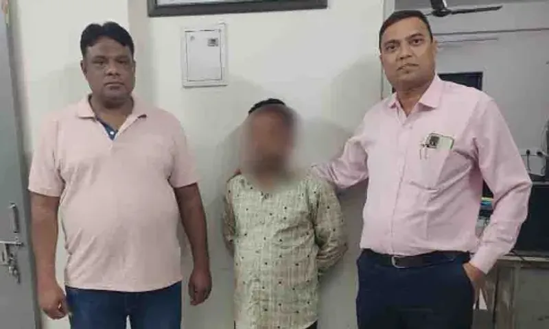 વડોદરા: જરોદ પોલીસ મથકનો વહીવટદારનો વચેટીયો 70 હજારની લાંચ લેતા ઝડપાયો, વહીવટદાર ફરાર