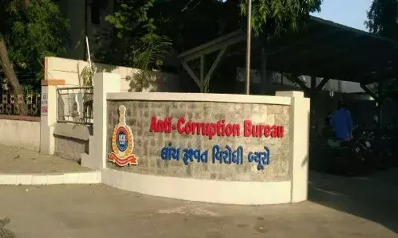 અમદાવાદ: ACBનો સપાટો, રિજેક્ટ GST નંબર ચાલુ કરાવવા અધિકારીએ 50 હજાર માંગ્યા- બે મળતીયાઓ ઝડપાયા