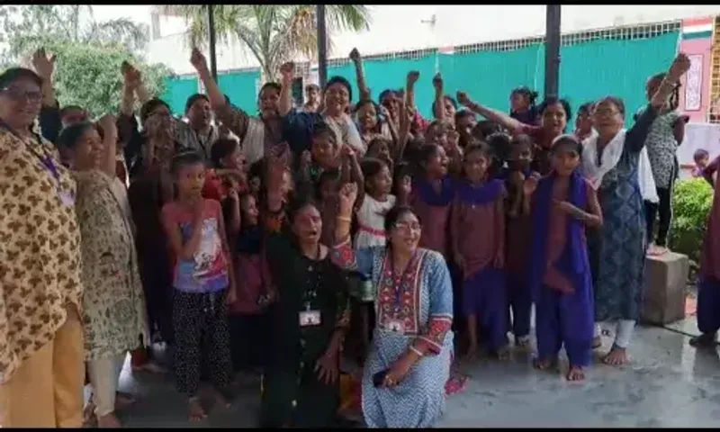 ભરૂચ: સંસ્કૃતિ સમાજ સેવા સંસ્થાન ટ્રસ્ટ દ્વારા ગૌરીવ્રત નિમિત્તે બાળકીઓને સુકામેવાનું કરાયુ વિતરણ