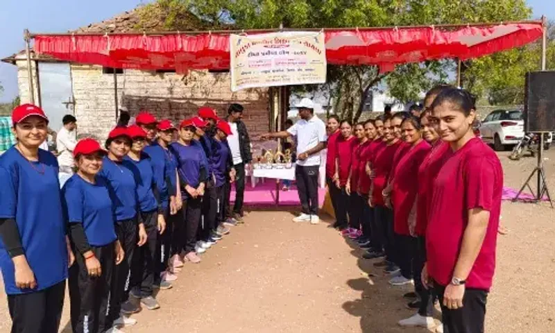 સાયલા તાલુકા પ્રાથમિક શિક્ષક સંઘ દ્વારા આયોજિત 'ટીચર પ્રીમિયર લીગમાં દુર્ગા 11એ ટ્રોફી પોતાના નામે કરી