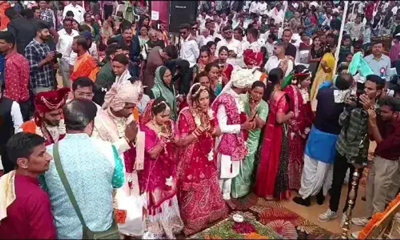સાબરકાંઠા : રેવાસ ગામે 42 ગોળ આંજણા ચૌધરી સમાજના દ્વિતીય સમૂહ લગ્નમાં 57 નવયુગલોએ પ્રભુતામાં ડગલાં માંડ્યા…