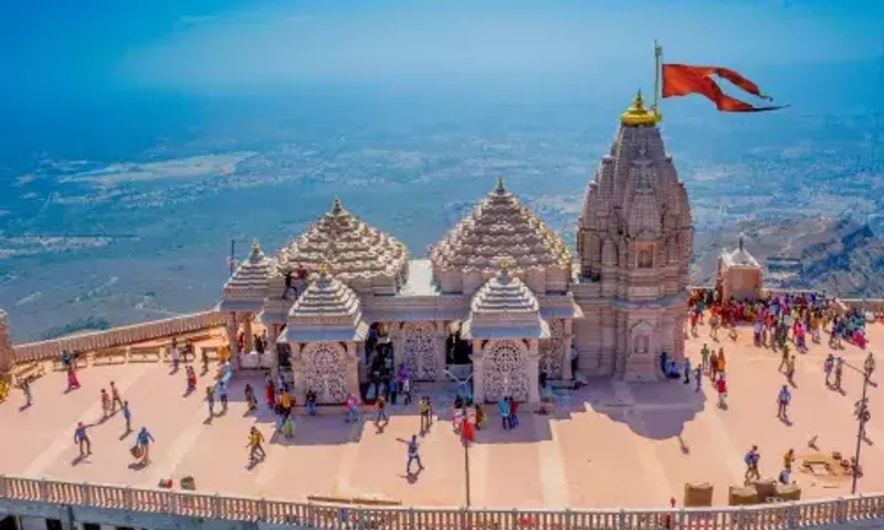 પાવાગઢથી માચી સુધી શનિ- રવિ ખાનગી વાહનો પર પ્રતિબંધ, ટ્રાફિકજામને રોકવા જાહેરનામું બહાર પાડયું