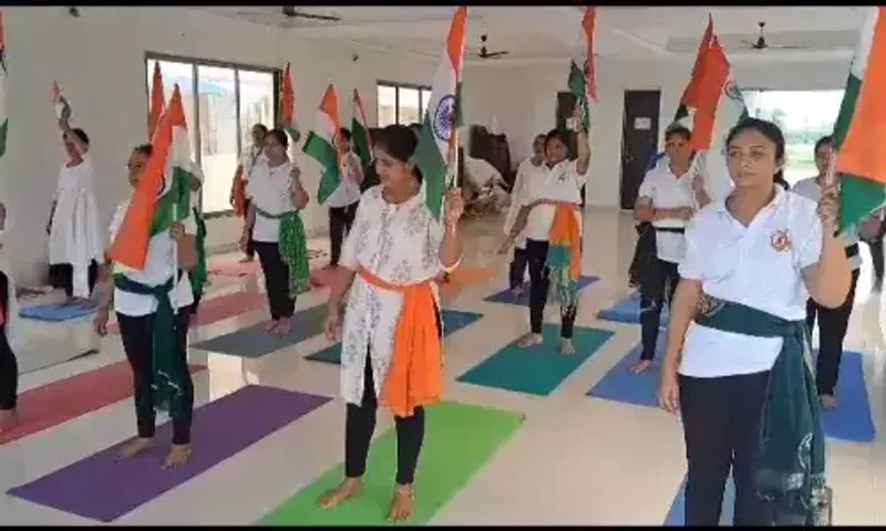 ભરૂચ : ‘મારી માટી મારો દેશ’ અભિયાન અંતર્ગત સંસ્કૃતિ સમાજ સેવા સંસ્થાન ટ્રસ્ટ દ્વારા પંચ પ્રણ શપથ લેવાયા...