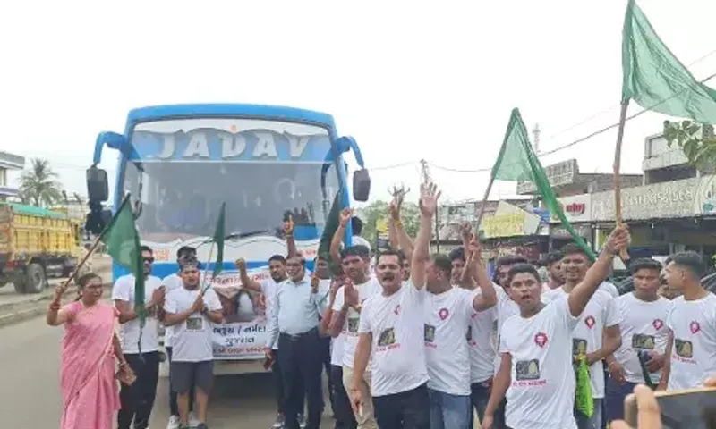 ભરૂચ: ઝઘડિયાના રાજપારડી ખાતેથી અમરનાથ યાત્રાએ જતા શ્રધ્ધાળુઓને આપવામાં આવી વિદાય