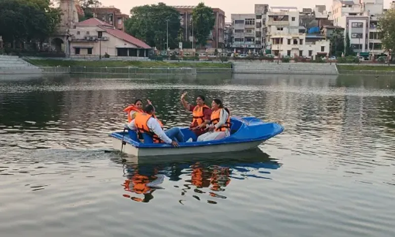 વડોદરા : હવે તમે સુરસાગર તળાવમાં બોટિંગ કરી શકશો, 29 વર્ષ બાદ ફરીથી બોટિંગ સેવા શરૂ