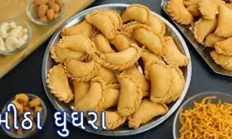 દિવાળીના તહેવાર પર બનાવો ફેમસ અને પરંપરાગત માવાના ઘુઘરા, નોંધી લો આ રેસેપી.....