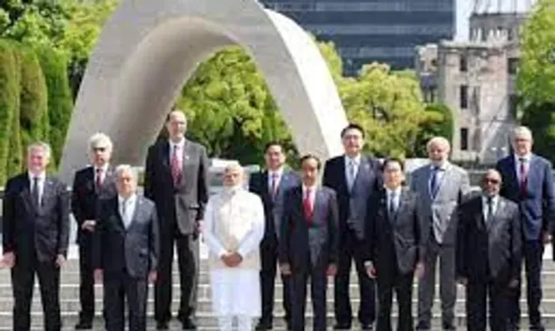 PM મોદીનો જાપાન મુલાકાતનો આજે બીજો દિવસ, હિરોશિમામાં એટમ બોમ્બ હુમલામાં માર્યા ગયેલા લોકોને આપી શ્રદ્ધાંજલિ