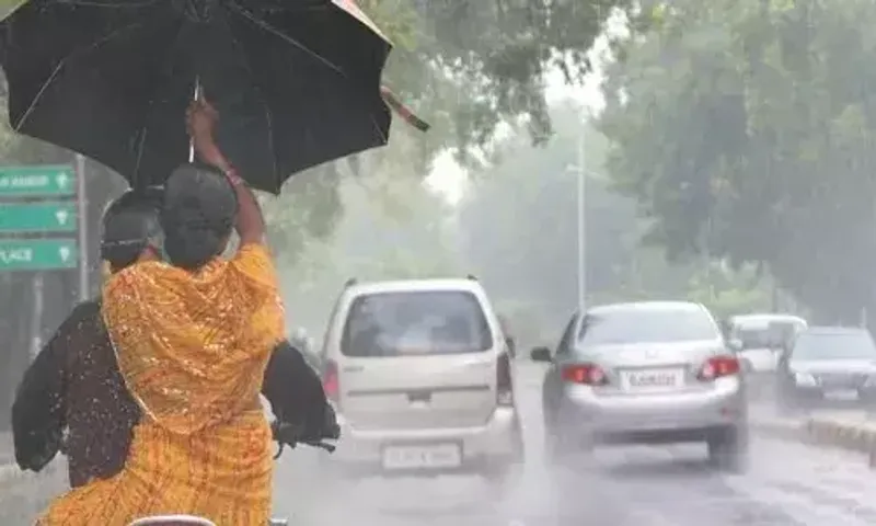 મુશળધાર વરસાદને પગલે ભારતીય હવામાન વિભાગ (IMD)એ બેંગલુરુ માટે યલો એલર્ટ કર્યું જાહેર