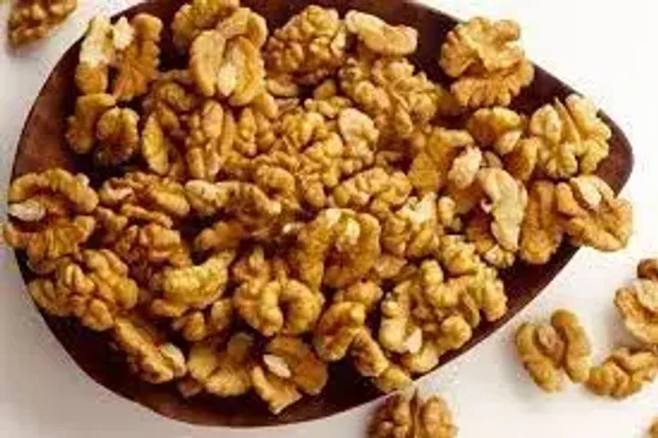 અખરોટ ખાવામાં ઉપયોગની  સાથે સાથે લાકડાના સ્ક્રેચીસ દૂર કરવામાં પણ કરશે મદદ, સેકન્ડો માં દૂર થશે સ્ક્રેચીસ...
