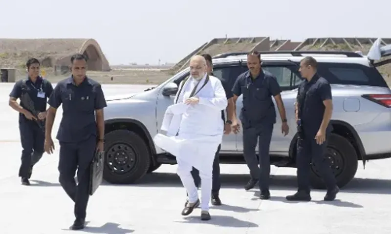 કેન્દ્રીય ગૃહ અને સહકારિતા મંત્રી અમિત શાહ જામનગરથી દ્વારકા જવા માટે રવાના...