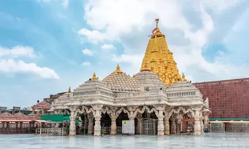 નવલા નોરતાનો પ્રારંભ: નવરાત્રીનાં પ્રથમ દિવસે આવો જાણીએ શક્તિપીઠ અંબાજીનું મહત્વ