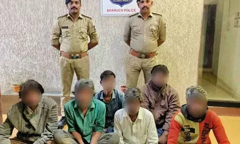 ભરૂચ : કારેલા ગામે ખુલ્લી જગ્યામાં જુગાર રમતા 6 જુગારીઓની પોલીસે કરી અટકાયત...