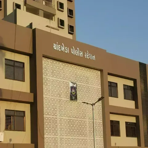 અમદાવાદ : અન્ય યુવતીઓ સાથે સંબંધ હોવાનું સામે આવતા યુવતીએ પતિ અને સાસરિયાઓ વિરુદ્ધ નોંધાવી ફરિયાદ...