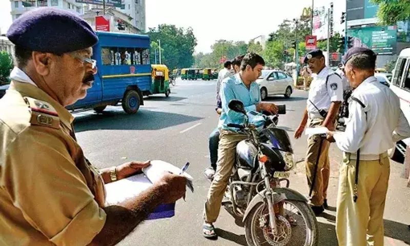 અમદાવાદ: બીઆરટીએસ કોરિડોરમાં ટ્રાફિક ડ્રાઈવથી ફફડાટ,41 વાહનો જપ્ત કરાયા