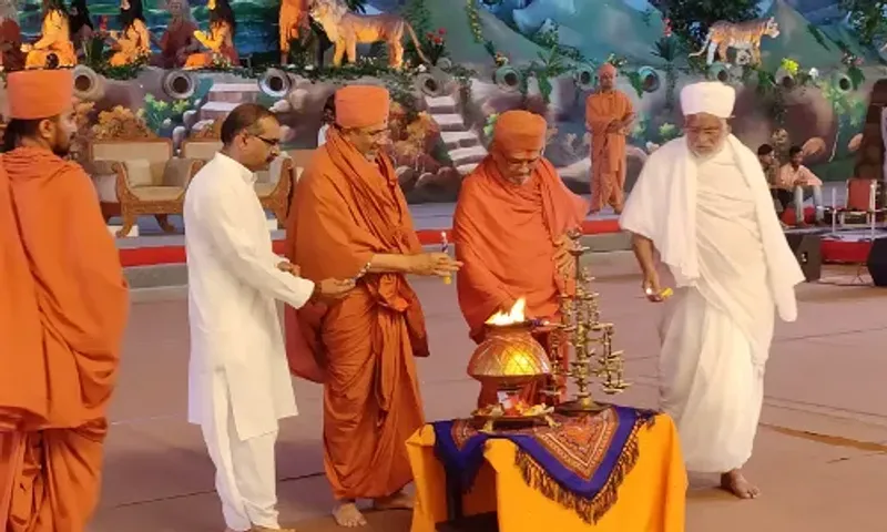 કચ્છ : ભુજ સ્વામિનારાયણ મંદિર દ્વારા નરનારાયણ દેવ દ્વિશતાબ્દી મહોત્સવ અંતર્ગત વિશ્વ યુવા સંમેલન યોજાયું