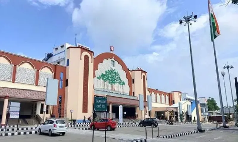 વડોદરા: ટ્રેનમાં ટિકીટ વગરના ૧૪.૩૯ લાખ મુસાફરો પાસેથી રૂ.૯૭ કરોડનો દંડ વસૂલ કરાયો