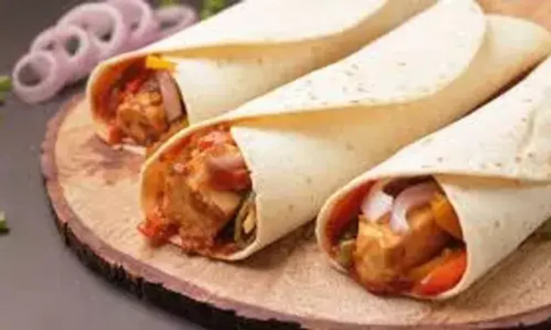બાળકો માટે નાસ્તામાં બનાવો પનીર રોલ, સ્વાદ સાથે પોષણ પણ મળશે..