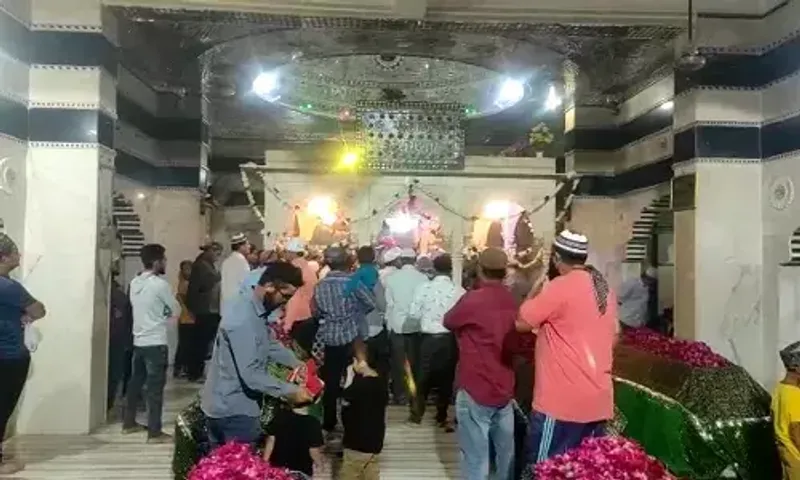 ભરૂચ : પારખેત ગામ નજીક બાવા રૂસ્તમ દરગાહના 612મા ઉર્સ શરીફની શાનદાર ઉજવણી કરાય...